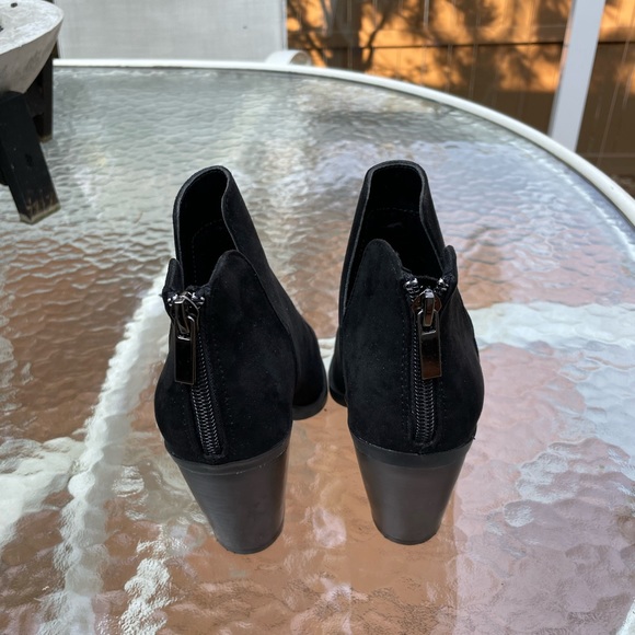 Boot, black. Size 5.5. Ankle bootie. - Picture 4 of 5